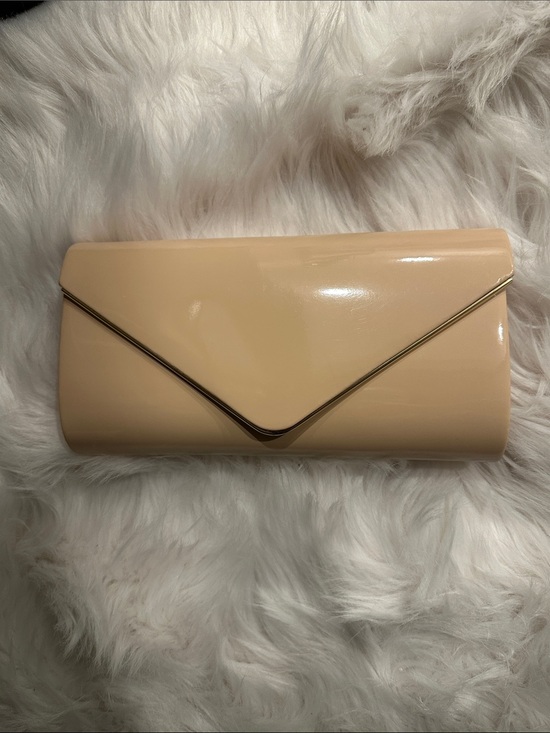 DexMay Handbags - Patent Envelope Clutch in Beige with Gold Trim